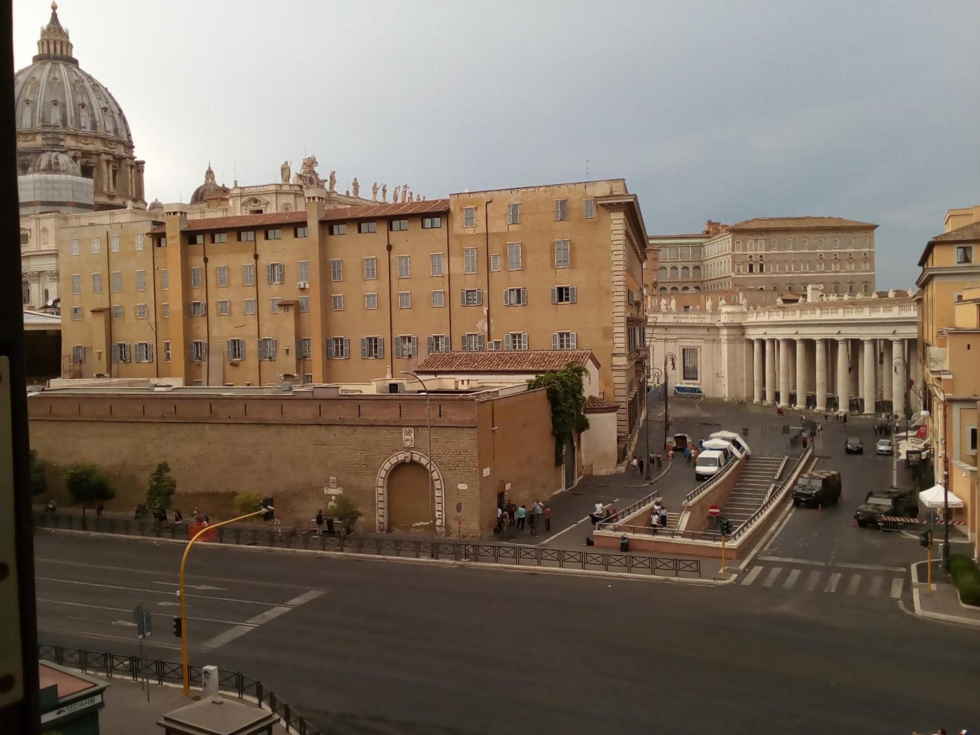 Steps From The Vatican Guesthouse Exterior foto